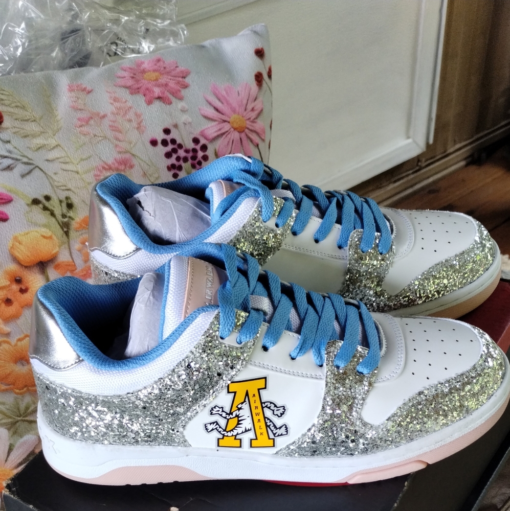 Airwalk Sneakers (9.5) NWT